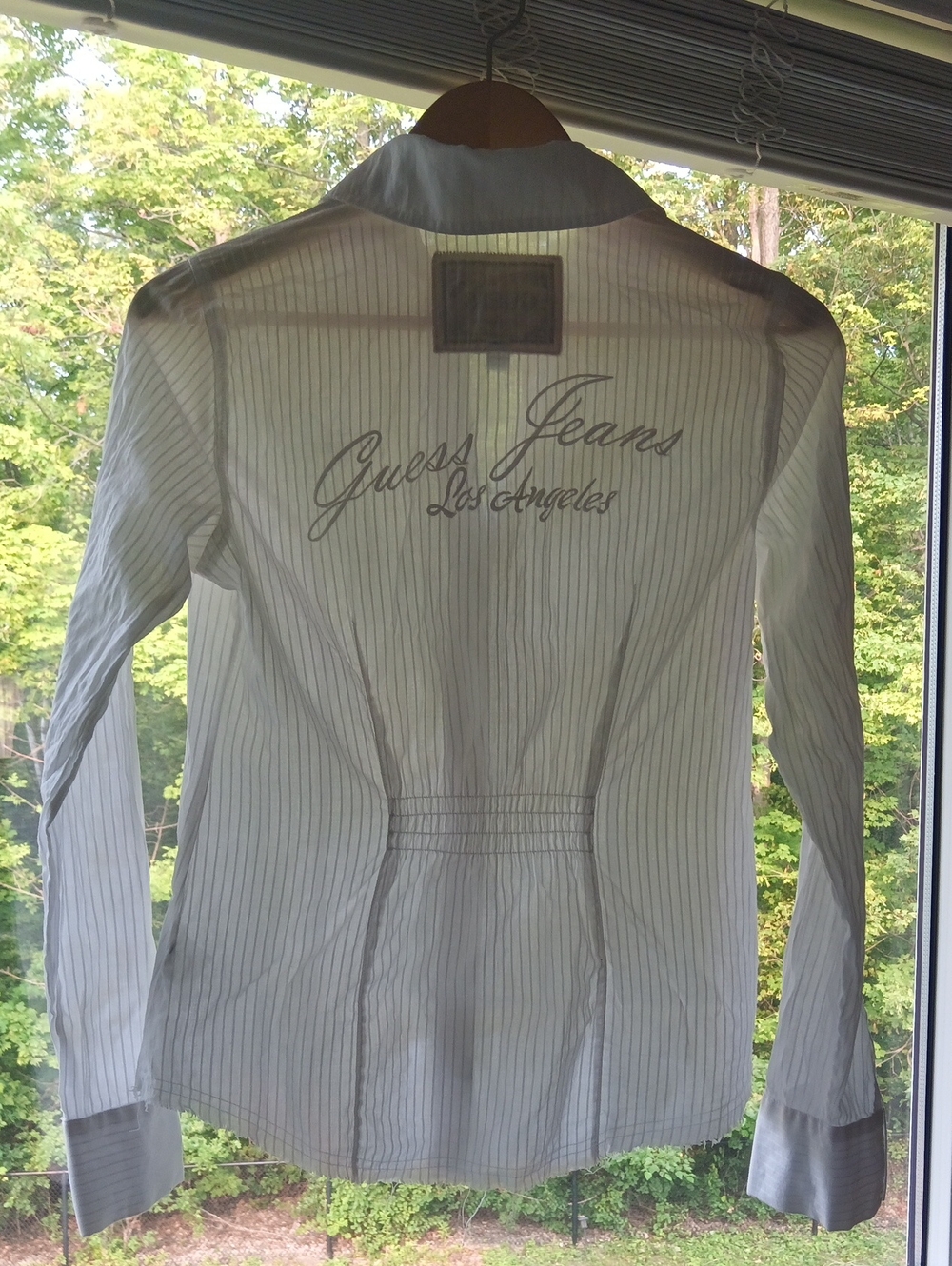 👒P18" L24" Guess White Collared Button-Down Long sleeve Cotton Embroid Shirt